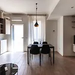 Appartement Youhosty - With Ac, Metro Stop