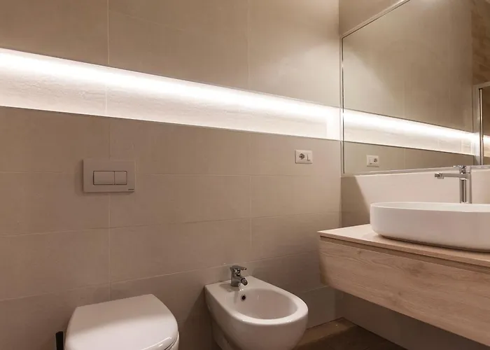 Youhosty - With Ac, Metro Stop Lägenhet *